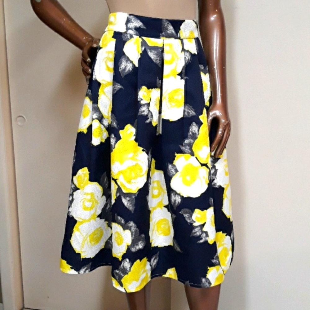 Hika Floral Semi Pleated Full Skirt